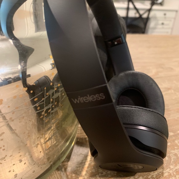 ❌SOLD❌Apple Beats Solo 3 Wireless Headphones Dr - Picture 3 of 8